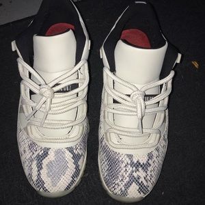 Jordan snakeskins 11  size 10.5